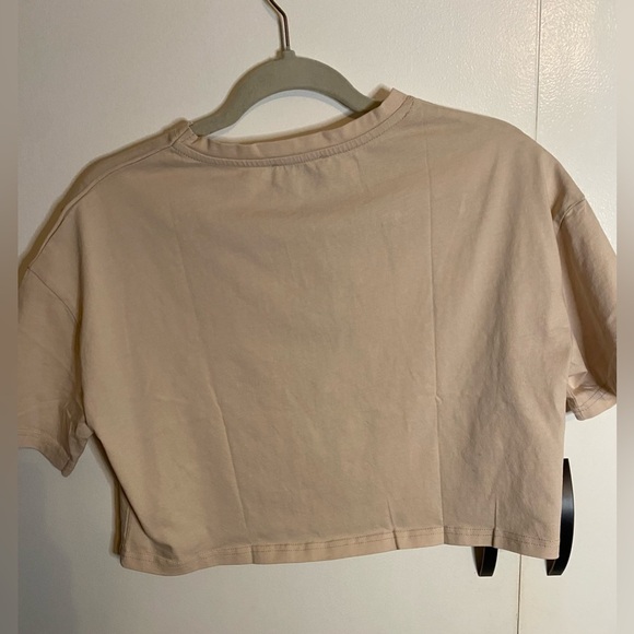 NWT Women’s Kagito "Hello” Cropped Beige T-Shirt Size Large - Picture 2 of 5